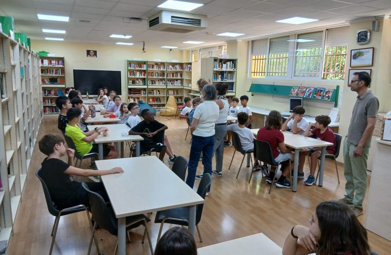 LA BIBLIOTECA SE PONE EN MARCHA. FORMACIÓN DE USUARIOS.